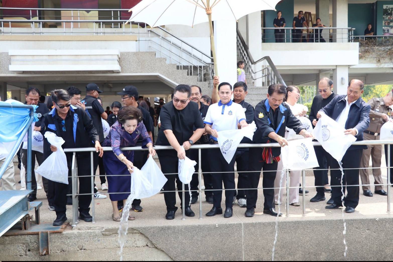 title - ผู้ว่าราชการจังหวัดพระนครศรีอยุธยา เป็นประธานในพิธีเปิดโครงการธรรมชาติยาตรา ทสม.อยุธยา ทำความดีเพื่อแม่ ณ ศูนย์ส่งเสริมและพัฒนาอาชีพเสริมนอกภาคการเกษตร (ศูนย์ศิลปชีพบางไทรฯ (เดิม)) 